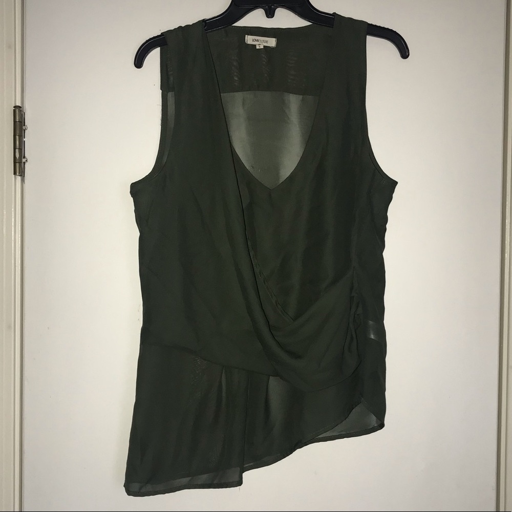 Lightly worn asymmetric front blouse!